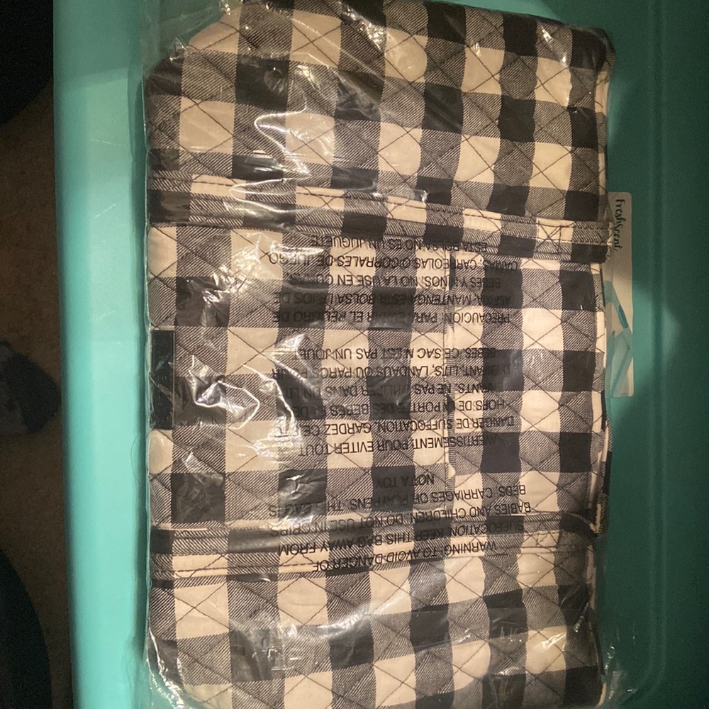 NWT Vera Bradley Small Vera Tote